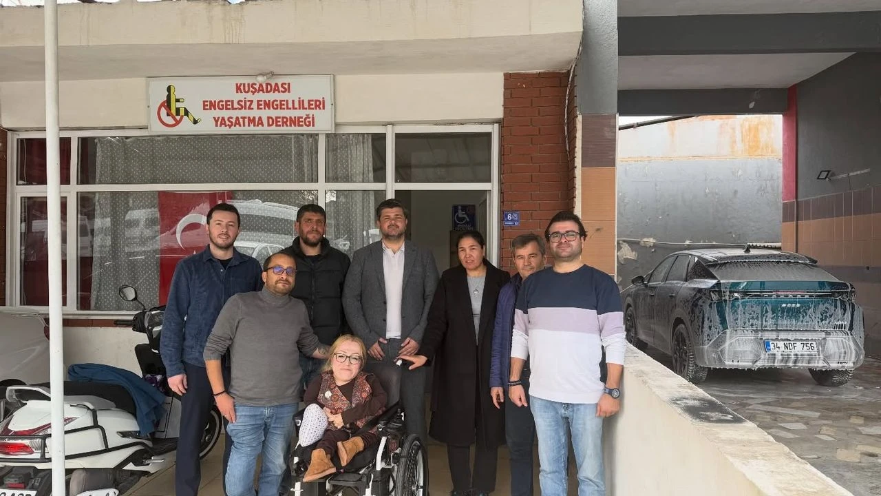 CHP’li Kuşadası Belediye Meclis Üyesi Efe Berberoğlu’ndan engelsiz kent vurgusu